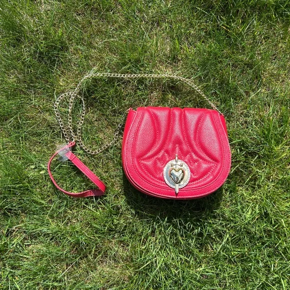 NWOT Disney Descendants Red And Gold Sword Purse - Picture 1 of 3